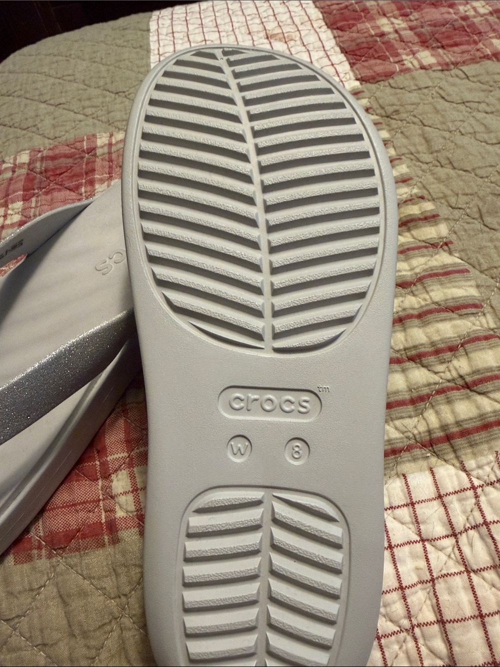 Crocs Women’s Silver Glitter Capri V Flip Sandals NEW WITHOUT TAGS - Picture 3 of 5
